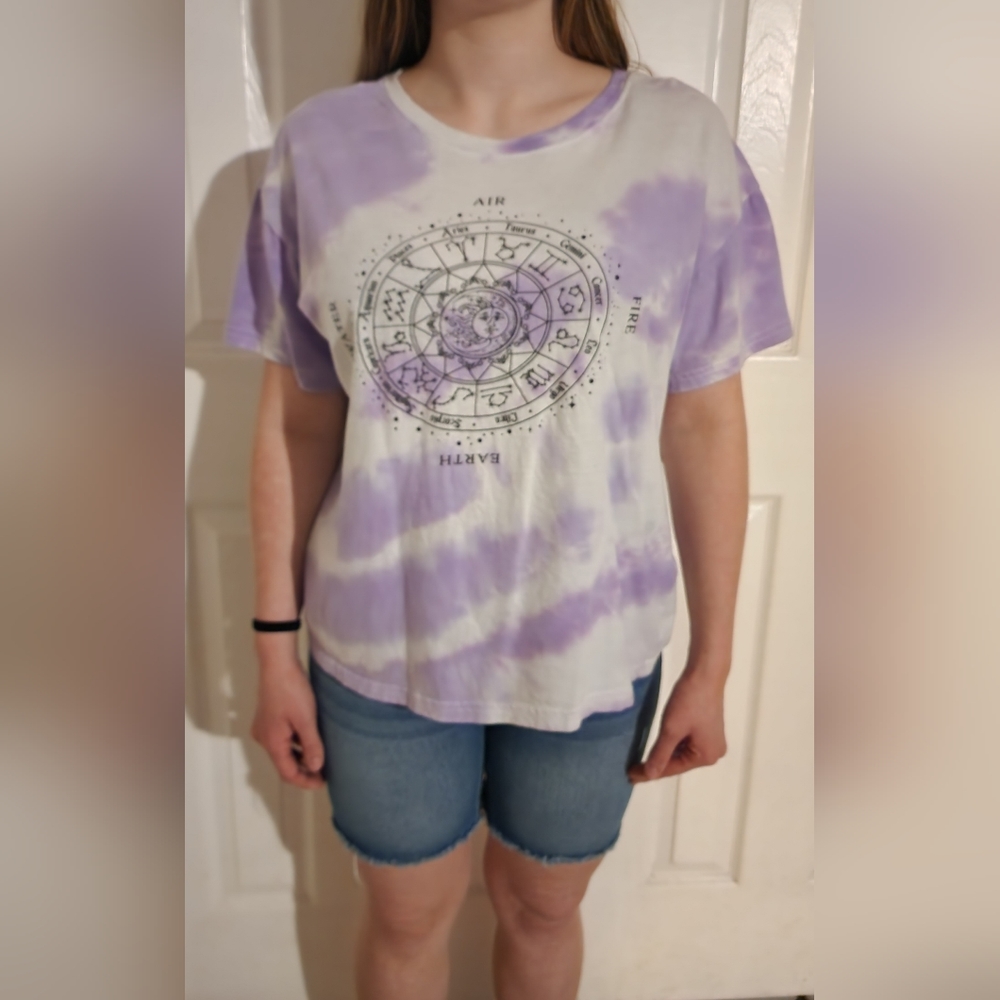 Tie-dye zodiac sign t-shirt